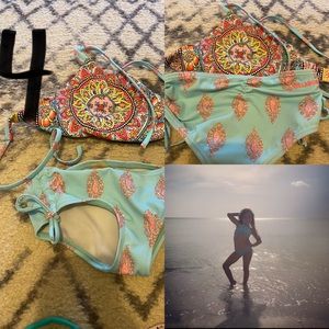 Girls billabong reversible bikini size 4